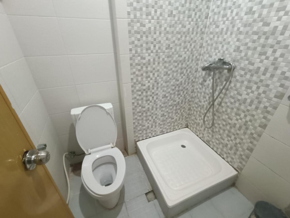 Balqies Homestay Syariah Makassar Mitra Reddoorz Bagian luar foto