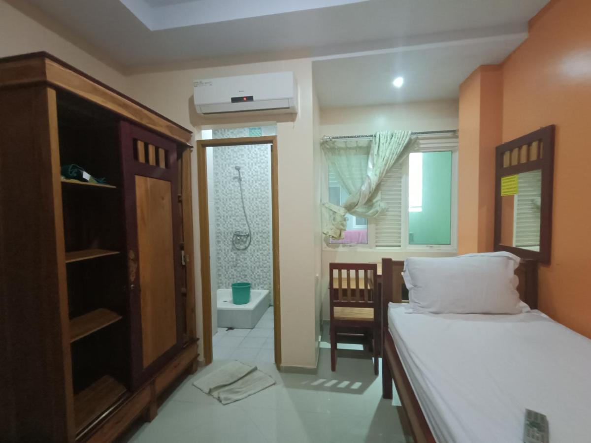 Balqies Homestay Syariah Makassar Mitra Reddoorz Bagian luar foto