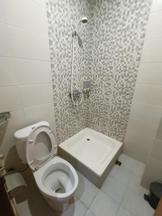 Balqies Homestay Syariah Makassar Mitra Reddoorz Bagian luar foto