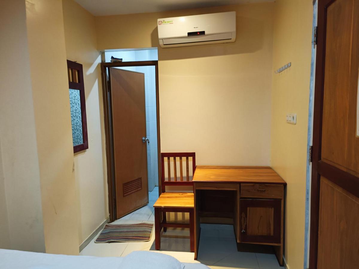 Balqies Homestay Syariah Makassar Mitra Reddoorz Bagian luar foto