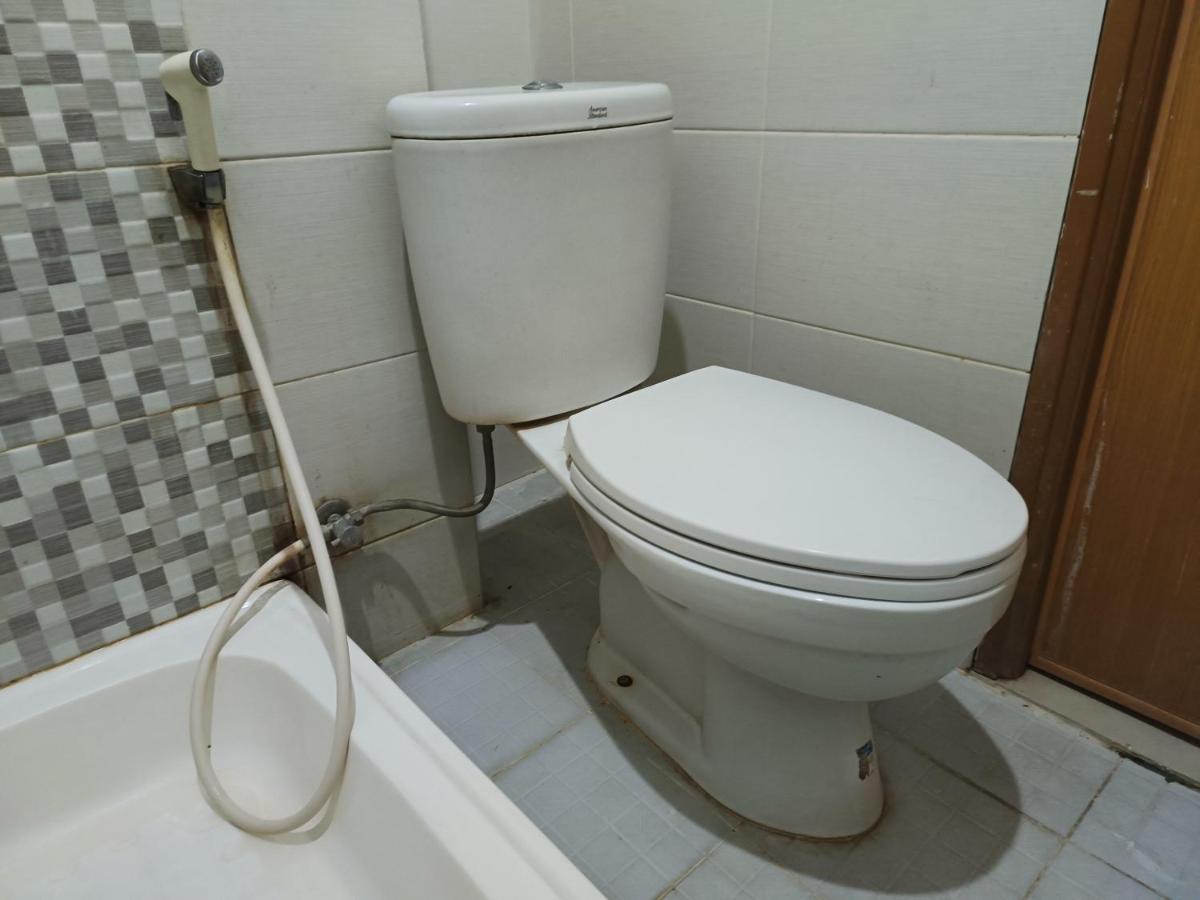 Balqies Homestay Syariah Makassar Mitra Reddoorz Bagian luar foto
