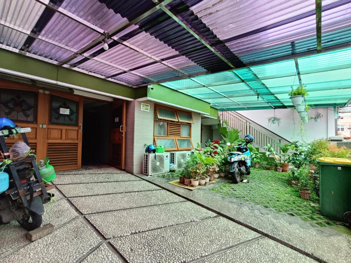 Balqies Homestay Syariah Makassar Mitra Reddoorz Bagian luar foto