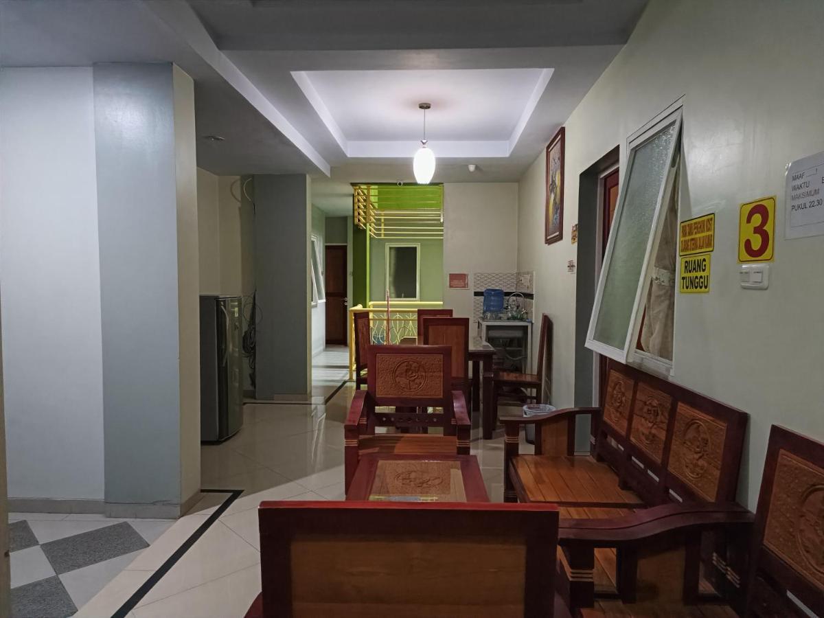Balqies Homestay Syariah Makassar Mitra Reddoorz Bagian luar foto