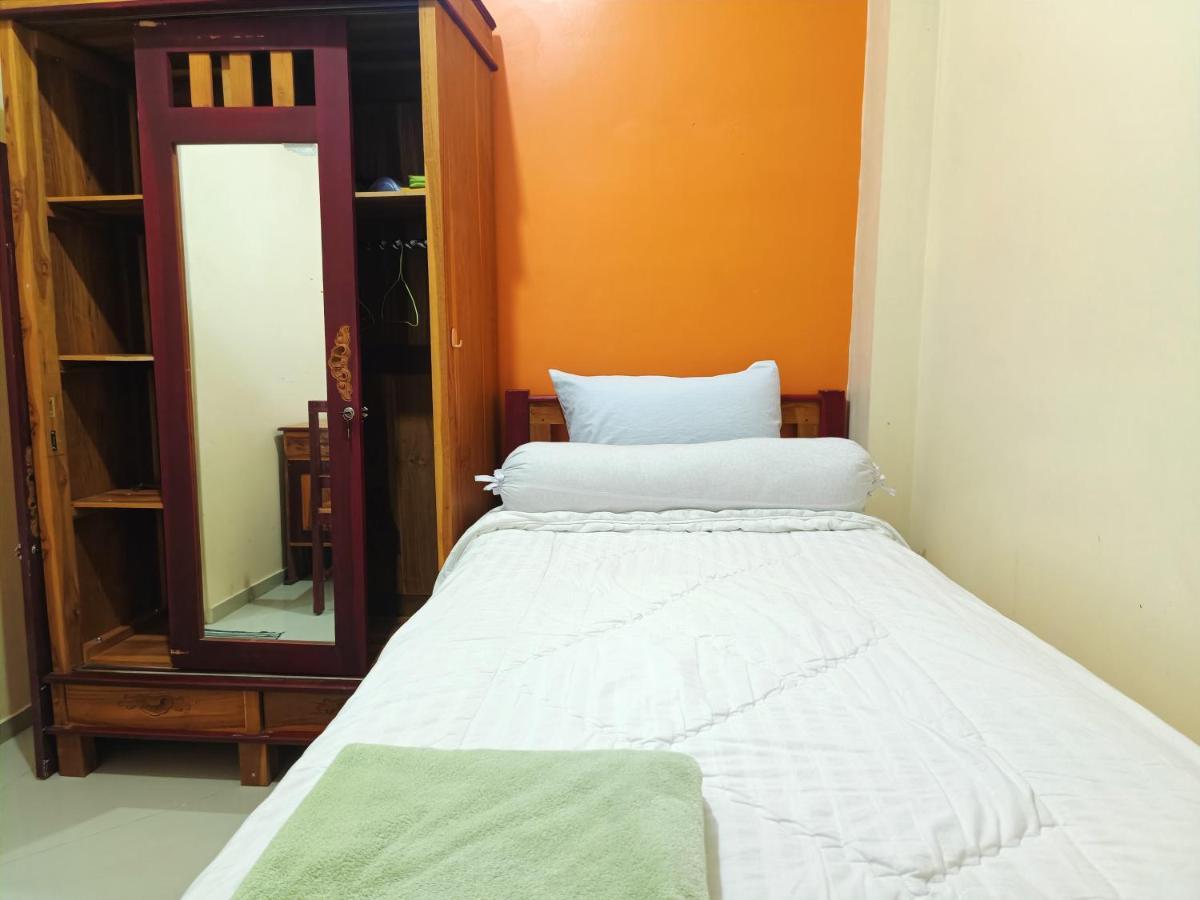Balqies Homestay Syariah Makassar Mitra Reddoorz Bagian luar foto