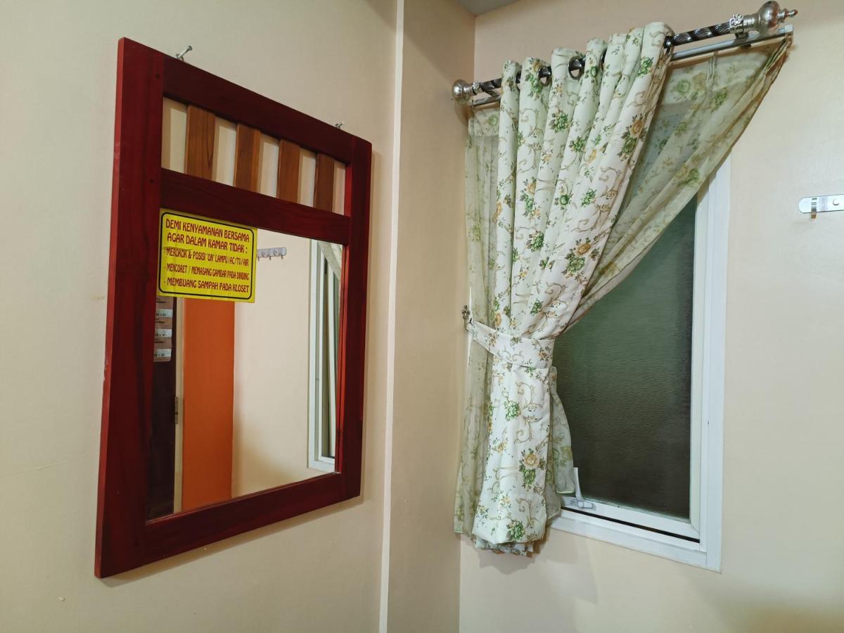 Balqies Homestay Syariah Makassar Mitra Reddoorz Bagian luar foto